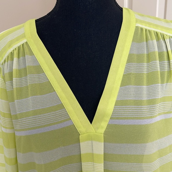 Blouse from Loft size Petite Large - Picture 3 of 5